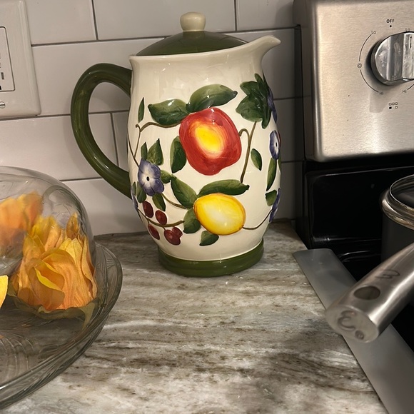 Vintage Pitcher with Lid - Picture 5 of 7